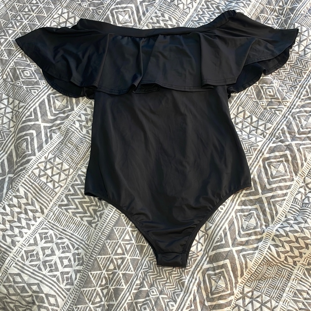 Black Off Shoulder Bathing Suit 💜